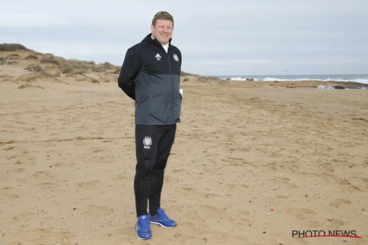 'Hein Vanhaezebrouck ziet al een nieuwe spits bij Anderlecht, Teodorczyk pakte al uit met een horrortackle op hem'