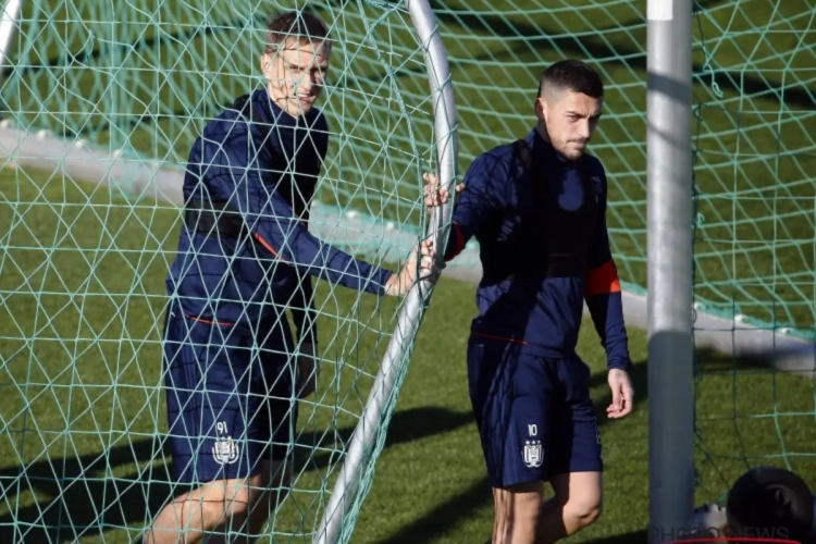 Hoe zit het met de verkoop van Stanciu en Teodorczyk: "Verhogen ze niet, dan blijft hij"