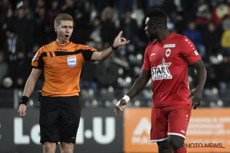Rood voor Sall? "De ref liet zich beïnvloeden door de spelers en het publiek"