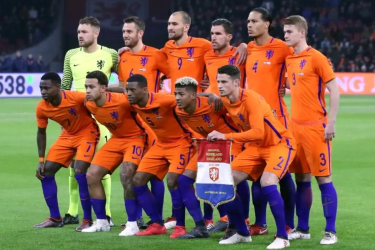 'Extreme Makeover' bij Oranje: "De romantici onder ons zullen waarschijnlijk vloeken, maar dit is de manier om voorlopig door te gaan"