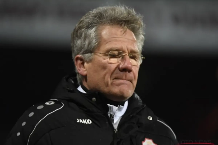 Gefrustreerde Bölöni spreekt over gedragsprobleem bij Antwerp: "Ze willen niet voetballen voor hun eigen supporters"