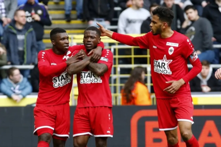 László Bölöni komt met verklaring op de proppen voor niet-selectie Limbombe en koppelt daar meteen een belofte aan