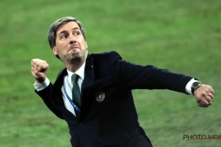 Voorzitter topclub schorst 19 (!) spelers omdat... ze reageerden op zijn Facebook-post