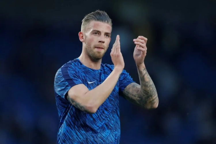 Britse krant meldt dat Tottenham al vervanger voor Alderweireld in beeld heeft: een 18-jarige