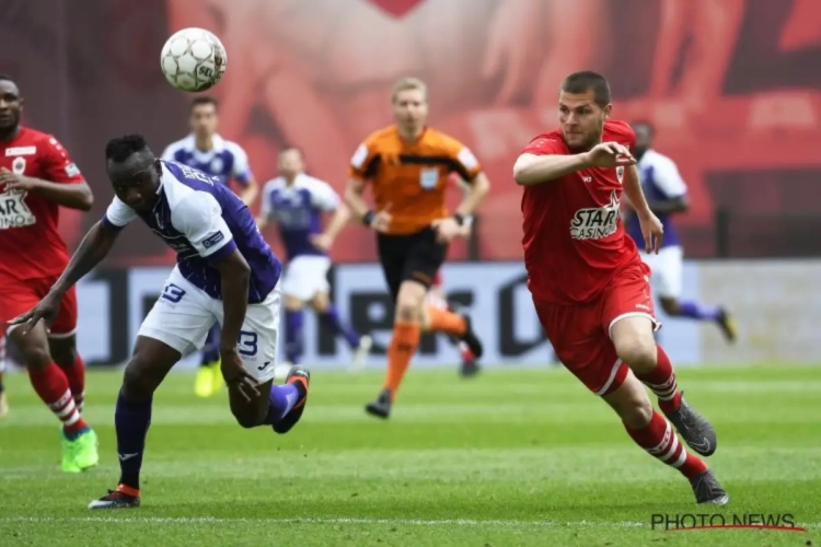 En of de Antwerpse derby weer uitverkocht zal zijn: enthousiaste fans schuiven anderhalf uur aan voor felbegeerde tickets