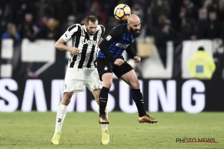 ? Balen voor Mertens en co! Napoli had dé kans om de leiding te nemen, maar Juve buigt achterstand nog helemaal om in drie dolle minuten