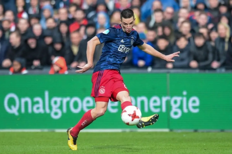 Gevoelige transfer in Nederland: ervaren verdediger verlaat Ajax voor kampioen PSV