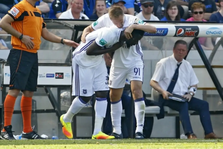 Anderlecht mag hopen dat Duitsers overbodige spits houden: "We houden zijn progressie in de gaten"