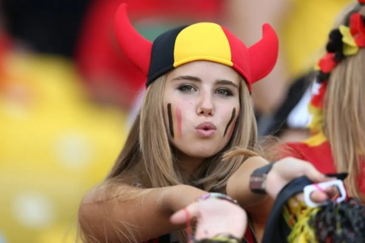 📷 12 jaar geleden was ze wereldberoemd: hoe gaat het nog met WK-babe Axelle?