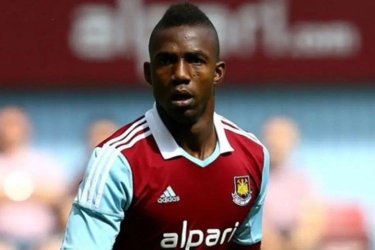 Trekt nieuwkomer Zulte Waregem uit het slop? Transfervrije spits volgde de partij tegen Anderlecht vanuit de tribunes