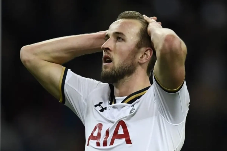 Zorgen bij Pochettino: "Hopelijk valt de blessure van Kane mee"