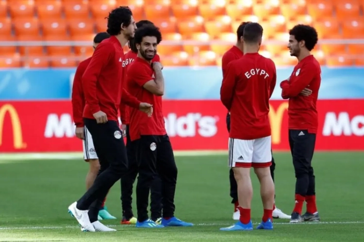 Bondscoach van Egypte komt daags voor eerst WK-match tegen Uruguay met verlossend nieuws