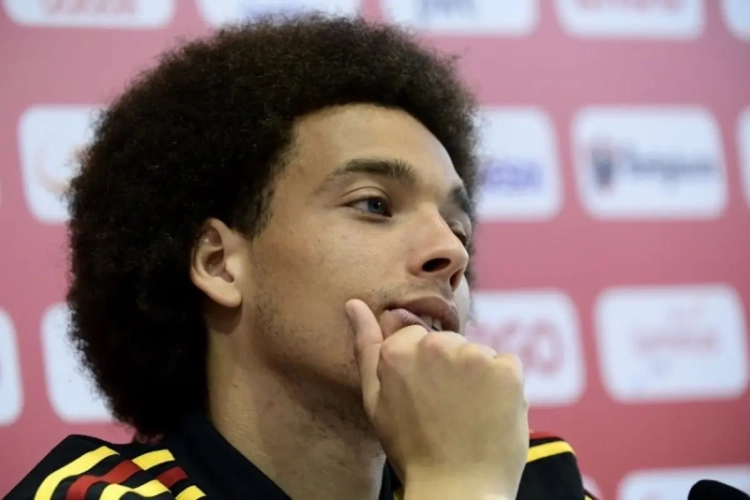 ? Herbeleef de persconferentie van Witsel