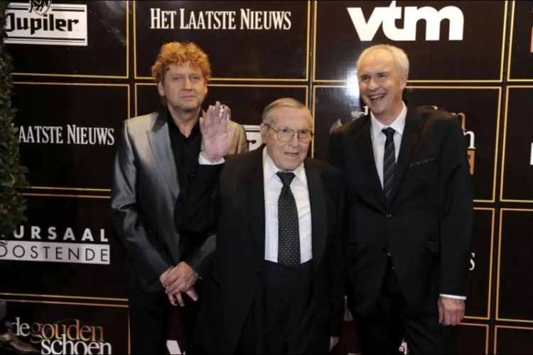 Stad Mechelen bewijst geniale en iconische voetbalcommentator erg grote eer