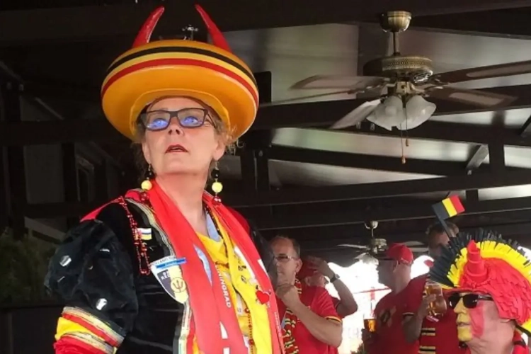 We hebben ze gevonden: Hollandse supporter van de Rode Duivels in Rusland (en ze is het best gekleed van allemaal)