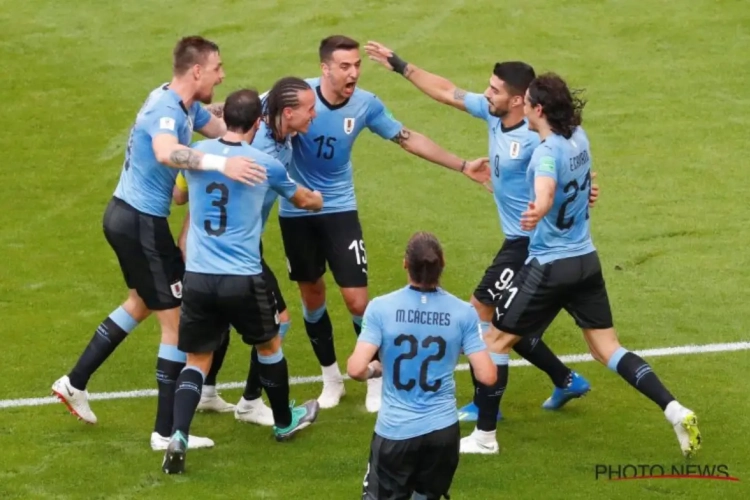 Gastland Rusland verslikt zich in eerste tegenstander mét kwaliteiten: Uruguay snoept de leidersplaats af