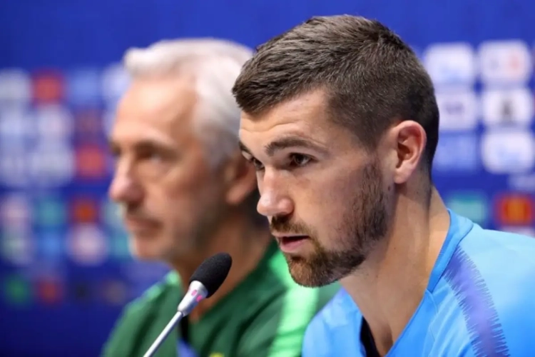 Mathew Ryan moet een kaarsje branden: op deze drie voorwaarden kan Australië nog doorstoten naar achtste finales