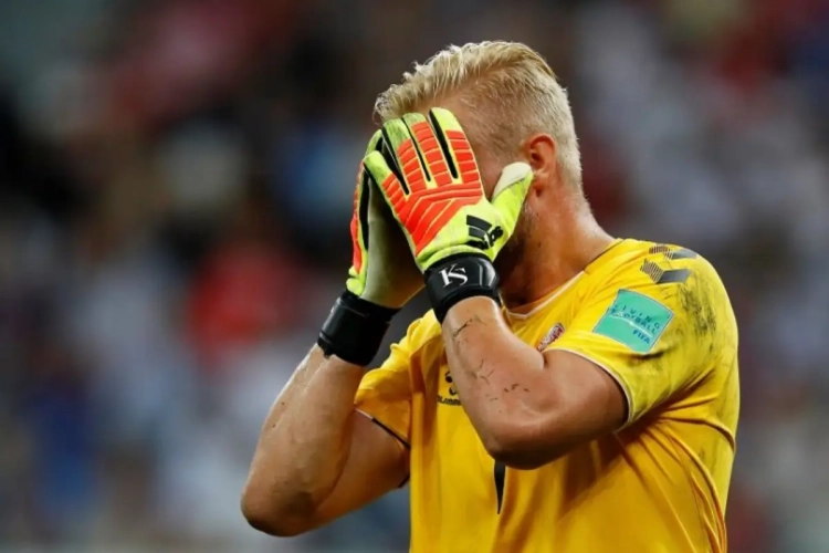 Kippenvel: legendarische ex-doelman Peter Schmeichel pakt uit met prachtige boodschap voor zijn ontroostbare zoon Kasper