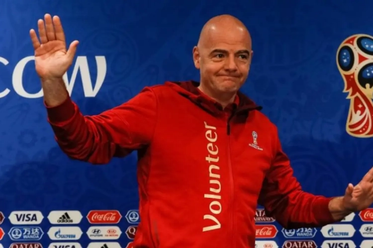 FIFA-baas Infantino in nauwe schoentjes na gesjoemel met Man City en PSG