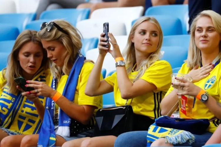 FIFA heeft het er helemaal mee gehad en bindt strijd aan met... WK-babes! 