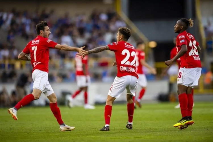 ? Met dit nagelnieuwe shirt wil Standard poort naar poulefase Champions League openbeuken