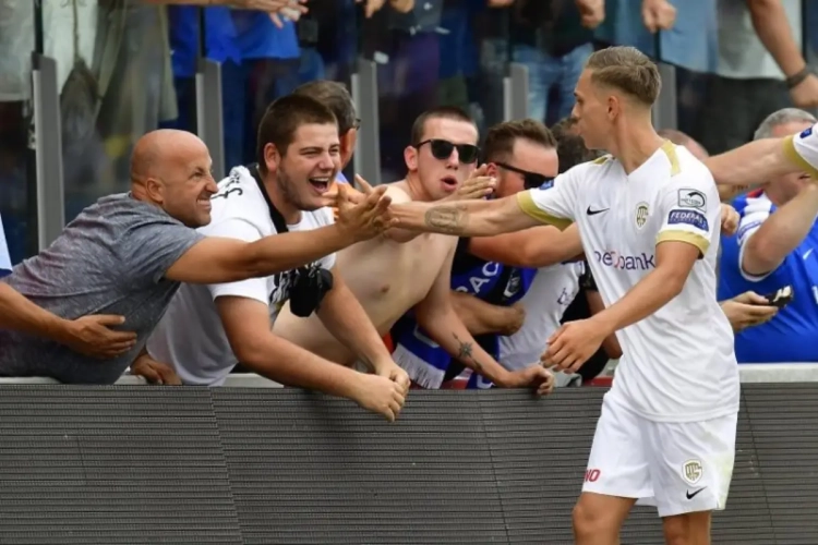 Leandro Trossard neemt geen blad voor de mond: "Een schande, ik vind dat dat niet mag in het Belgisch voetbal"