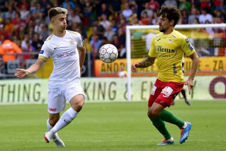 Onbestrafte slag van Canesin zorgt voor commotie: "Inconsequentie ten top!" en "Was het Wesley dan rood en 6 speeldagen schorsing, zeker?"