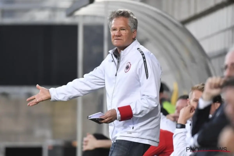 Snelders over de ruime keuze van Bölöni: "Refaelov en Mbokani zullen niet altijd titularis zijn"