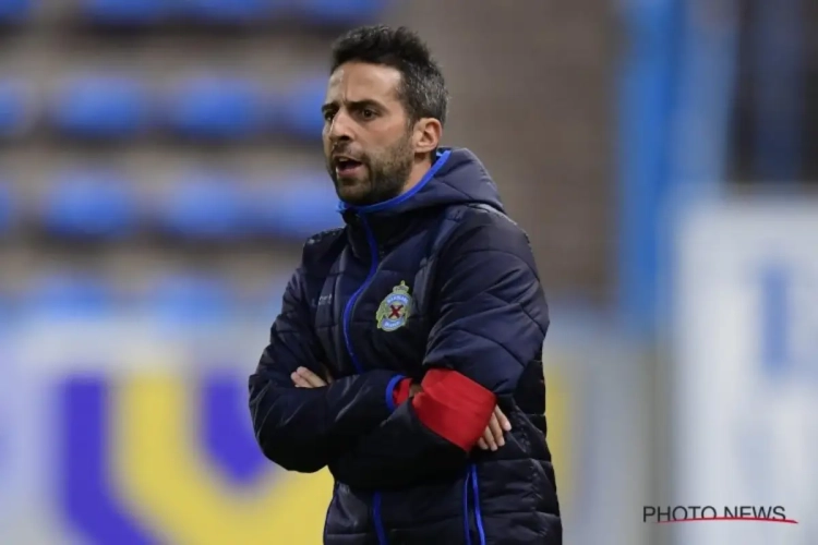 Supporters Waasland-Beveren willen nieuwe trainer: "Als we zaterdag verliezen, zal Ferrera buitenliggen"