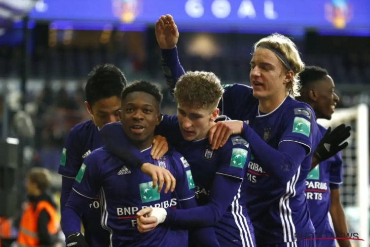 Bornauw noemt één speler van Anderlecht die het kan maken in de Bundesliga en blikt terug op het paars-witte seizoen: "Dat verdienden ze echt"