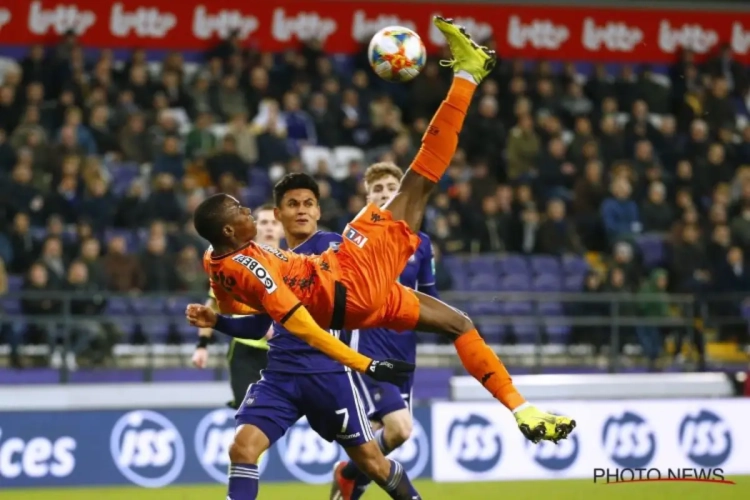 Nigeriaanse sensatie zat ei zo na bij Club Brugge: "Ik denk dat ik hen wel van dienst had kunnen zijn als ik er getekend had"