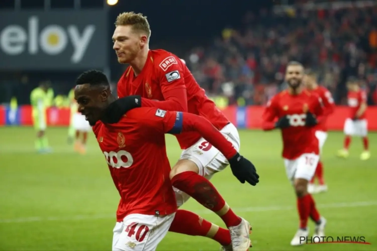 Standard verzorgt de show en walst over onmondig Zulte Waregem dichterbij play-off 1