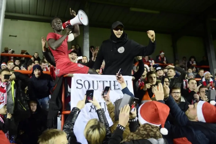 Supporters Moeskroen woest om beslissing politie