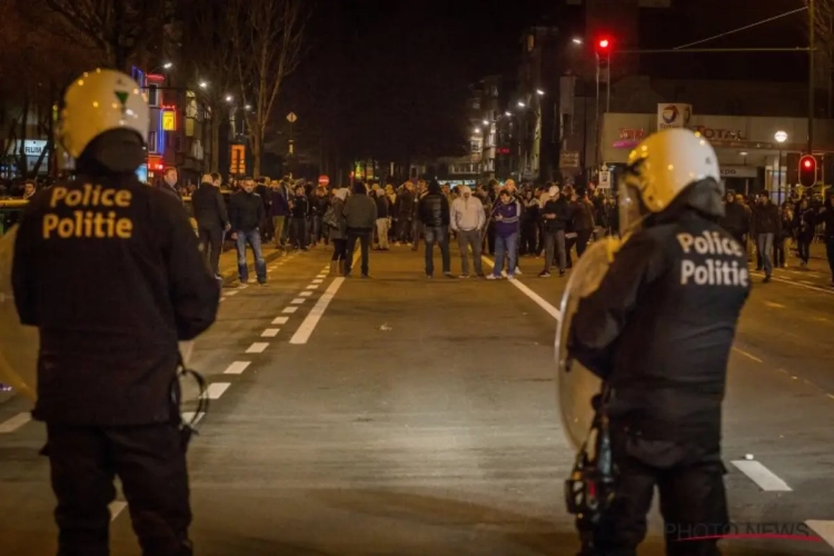 Brugse hooligan krijgt enkelband, ondanks wat hem allemaal ten laste wordt gelegd