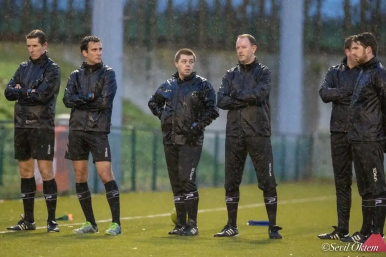 Terwijl de meeste Belgische clubs de koude vermijden in het buitenland oefenen onze scheidsrechters op een minder exotische bestemming