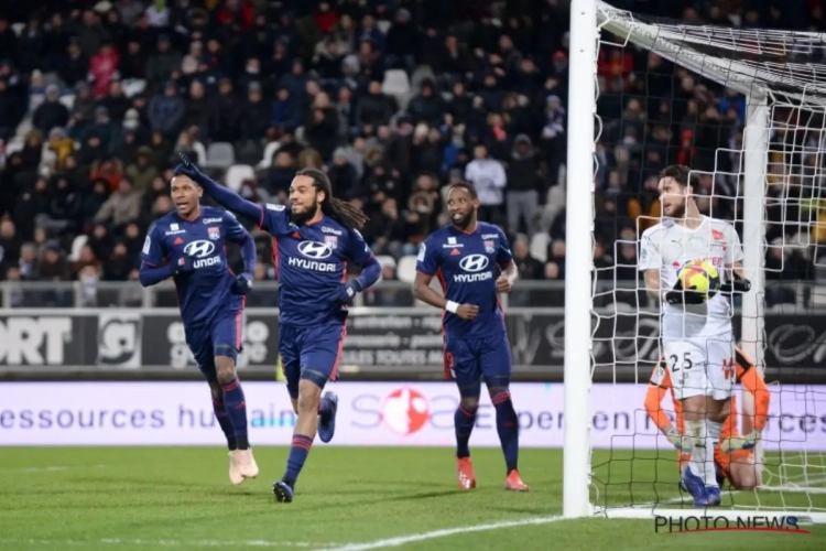 ? Denayer kroont zich tot matchwinnaar bij een krappe zege voor Olympique Lyon