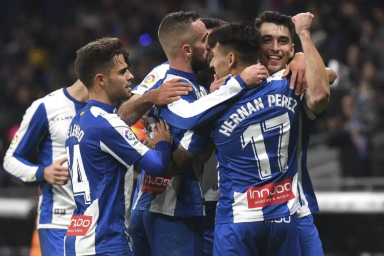 Catalaanse derby wordt in China tot 'Strijd van de eeuw' gebombardeerd