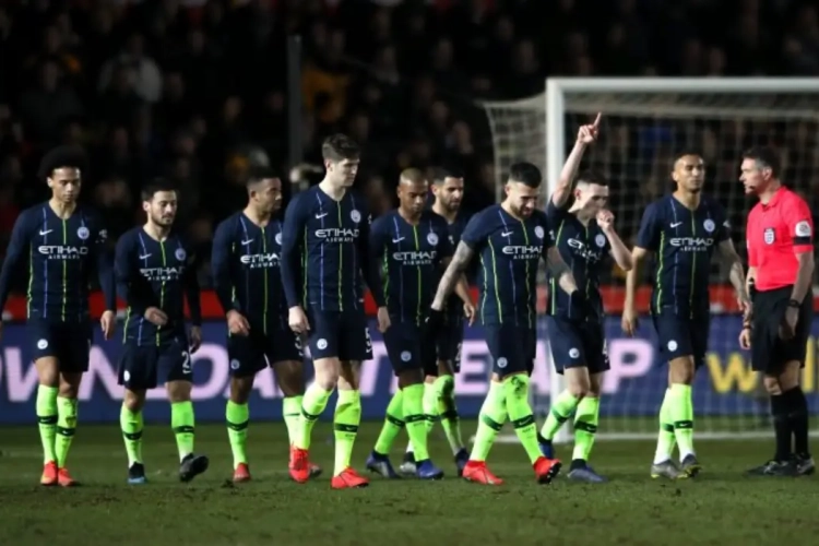 Manchester City reageert furieus op bericht dat UEFA hen een jaar uit de Champions League wil houden