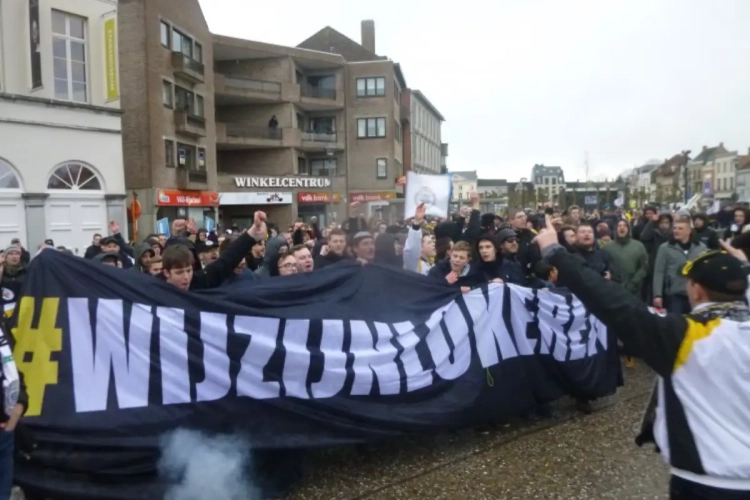 De supporters van Sporting Lokeren hebben, ondanks degradatie, zin in het nieuwe seizoen: "We moeten er snel uit zien te geraken"