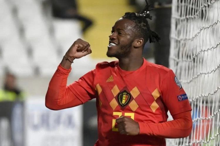 Timmy Simons en Jan Mulder zijn niet onder de indruk van Batshuayi: "Hij had rood kunnen hebben"