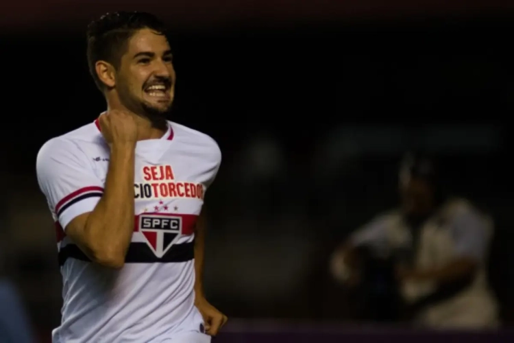 Een week geleden nog transfervrij verklaard, vandaag heeft voormalig Braziliaans toptalent al een nieuwe club