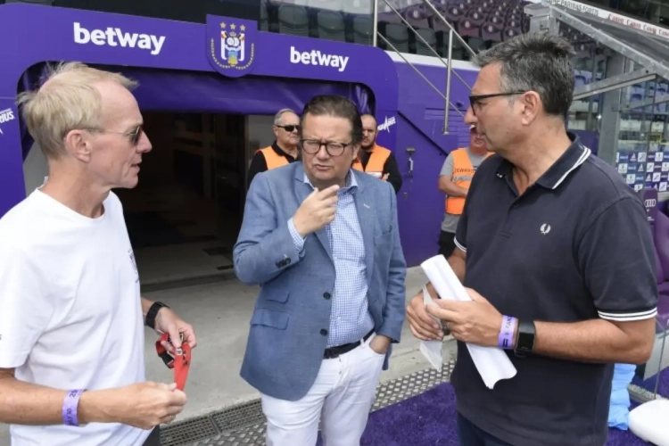 Hoe Anderlecht het nieuws van Vincent Kompany onder de radar kon houden: "Het was echt extreem"