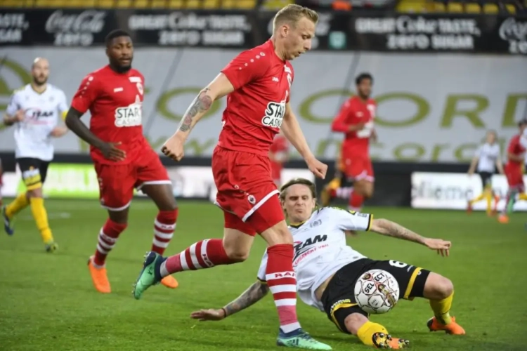 🎥 Ex-Rode Duivel scoort heerlijke goal in Australië