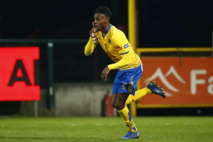 Nog een bom op Belgisch voetbal? 'Kortrijk-aanwinst Selemani daagt KBVB voor rechter en wil competitie stilleggen'