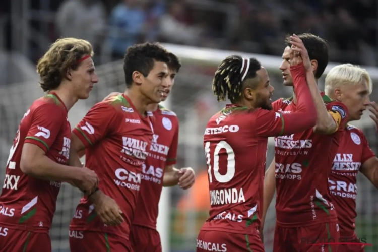 Ladies Night, DJ, Speler van het Jaar, een topschutter ... en maar 3 verdedigers: puzzelwerken en feestbedrijf Dury op slotspeeldag