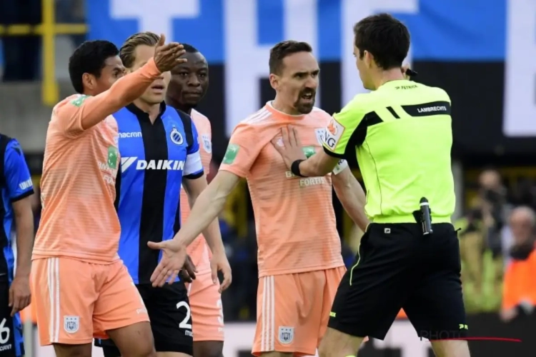 Zowel Club Brugge als Anderlecht begrijpen beslissingen VAR niet: "Van die regel hebben we nog nooit gehoord"