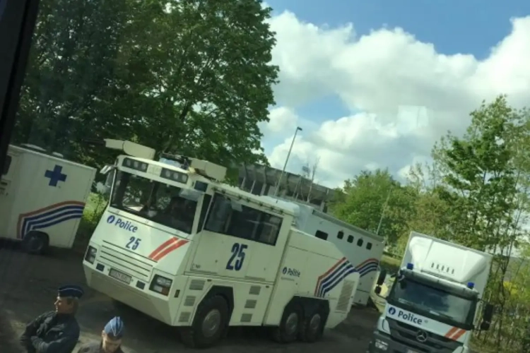 Controles, controles en nog eens controles: de gevolgen voor de Anderlecht-fans zijn groot na rellen in Luik