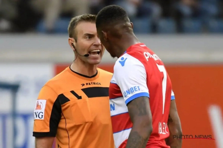 Gumienny wijst naar VAR in Clasico en Slag om Vlaanderen: "Altijd hands" & "Dat stoort me"