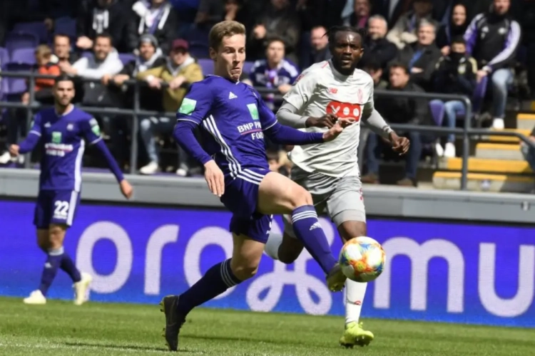 Club Brugge en Genk informeerden naar Verschaeren, maar wat is daar van aan? 