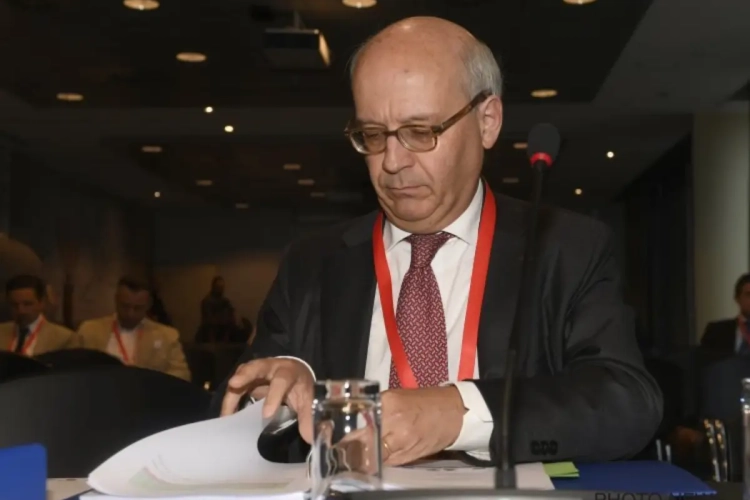 Malinwa maakt er nu echt een procedureslag van: "15 juni van betrokken seizoen", "Tien inbreuken tegen recht op verdediging", "Taps onwettelijk", ...